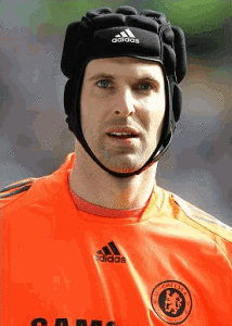 Chelsea goalkeeper wearing helmet - Copy
